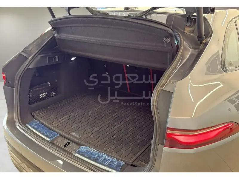 2024 جاكوار اف-بيس ار دايناميك