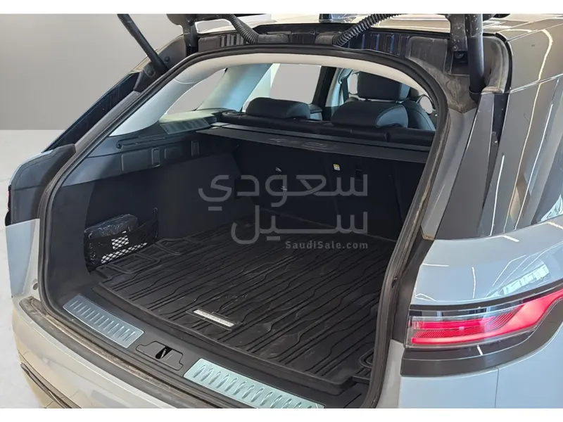 2025 لاند روفر رينج روفر فيلار اس اي
