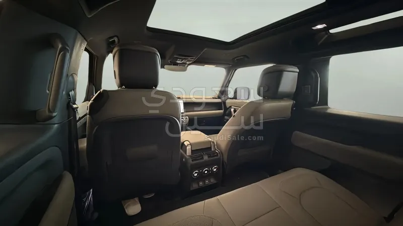 2023 لاند روفر ديفيندر اكس داينمك