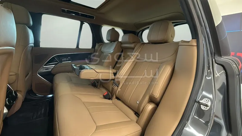 2025 لاند روفر رينج روفر اتش اس اي