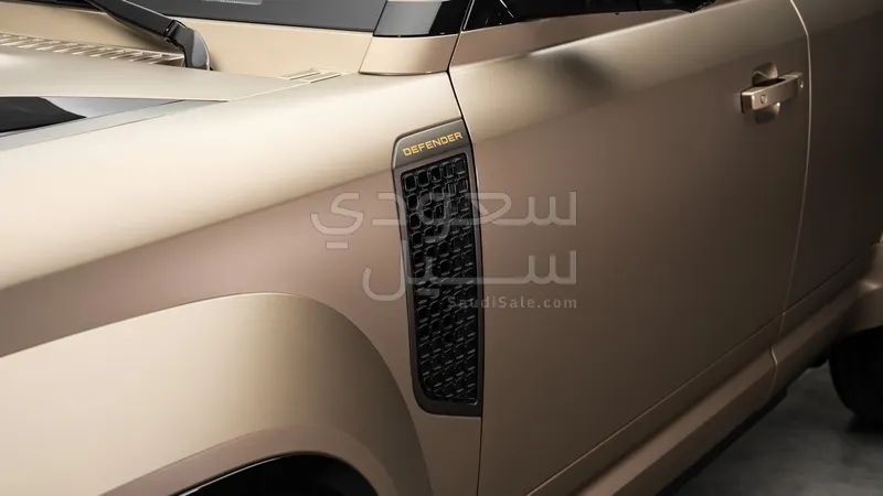 2025 لاند روفر ديفيندر اوكتا