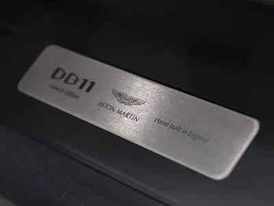 2017 استون مارتن دي بي 11