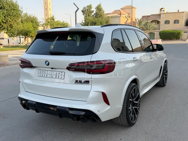 2021 بي ام دبليو الفئة اكس 5 إم كومبيتيشن