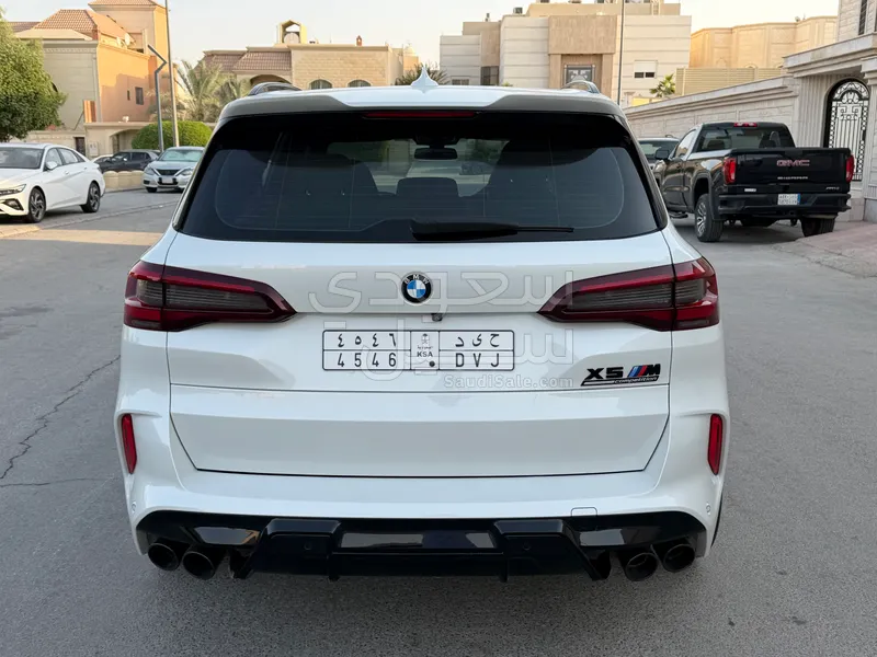 2021 بي ام دبليو الفئة اكس 5 إم كومبيتيشن