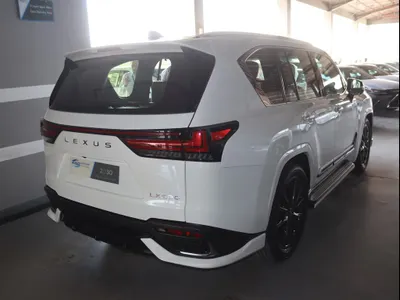 2025 لكزس إل إكس 600 إف
