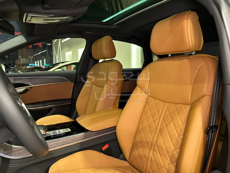 2025 اودي اي 8