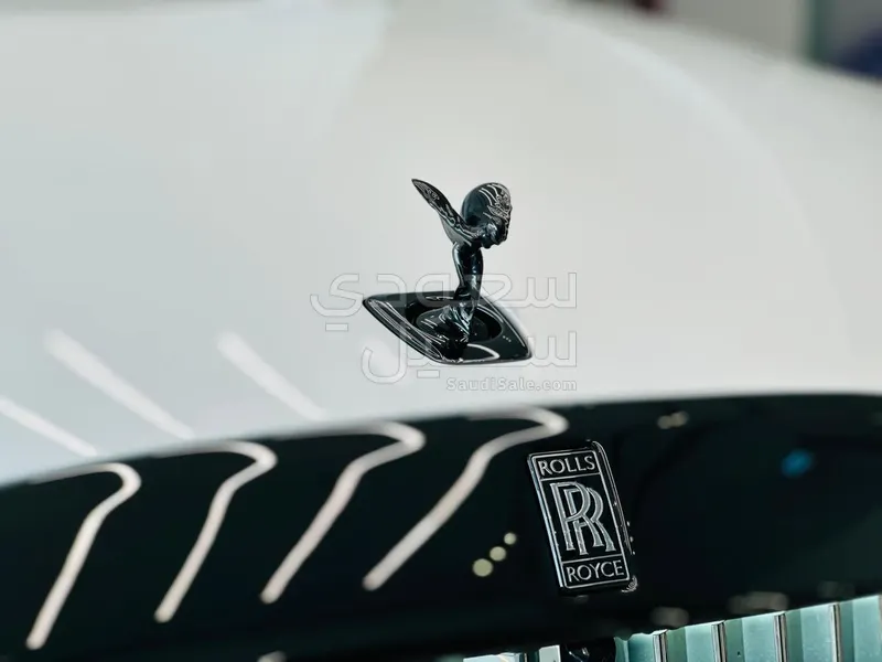 2025 رولز رويس سبيكتر بلاك بادج