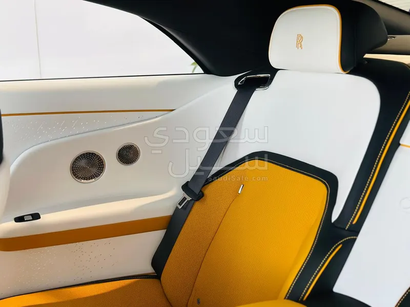 2025 رولز رويس سبيكتر بلاك بادج