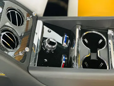 2025 رولز رويس سبيكتر بلاك بادج