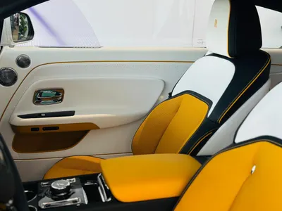 2025 رولز رويس سبيكتر بلاك بادج