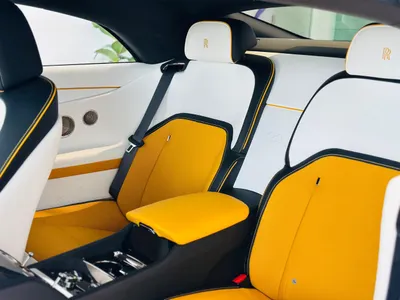 2025 رولز رويس سبيكتر بلاك بادج