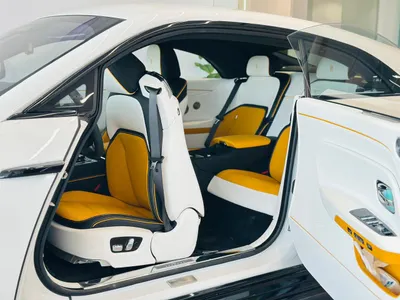 2025 رولز رويس سبيكتر بلاك بادج