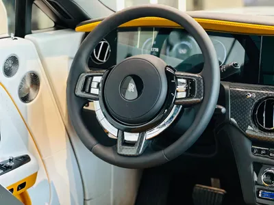 2025 رولز رويس سبيكتر بلاك بادج