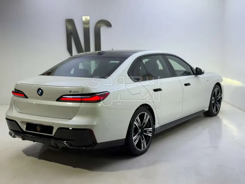 2025 BMW 7 Series 735i