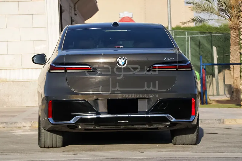 2023 بي ام دبليو الفئة السابعة 740أي