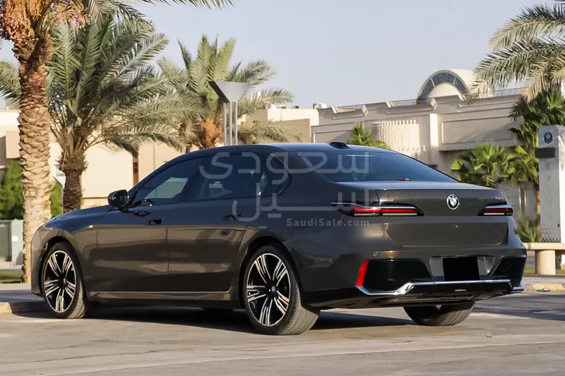 2023 بي ام دبليو الفئة السابعة 740أي