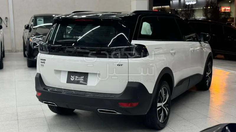 2025 Peugeot 5008 GT Line