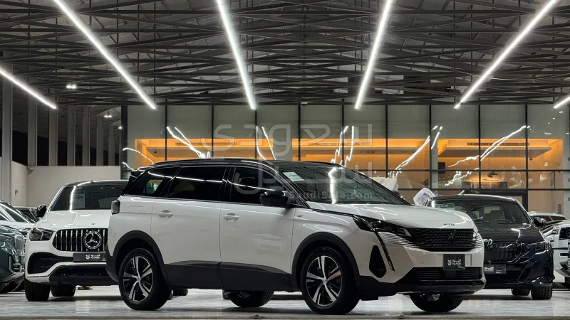 2025 Peugeot 5008 GT Line
