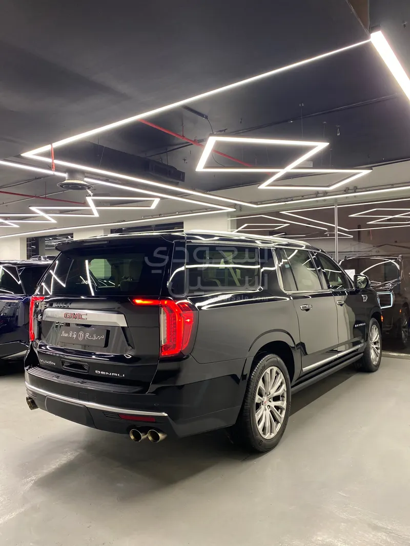 2022 GMC Yukon Denali XL