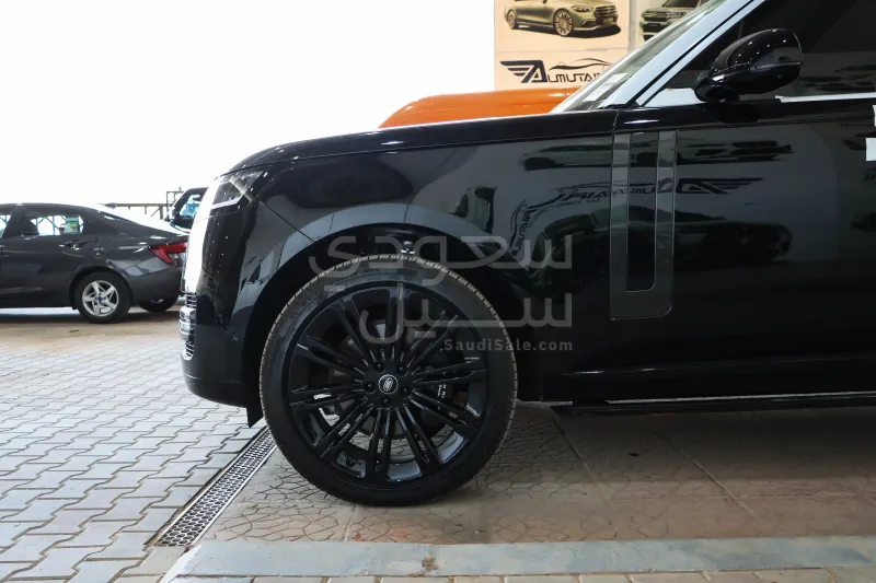 2025 Land Rover Range Rover Vogue SE