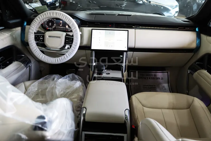 2025 Land Rover Range Rover Vogue SE