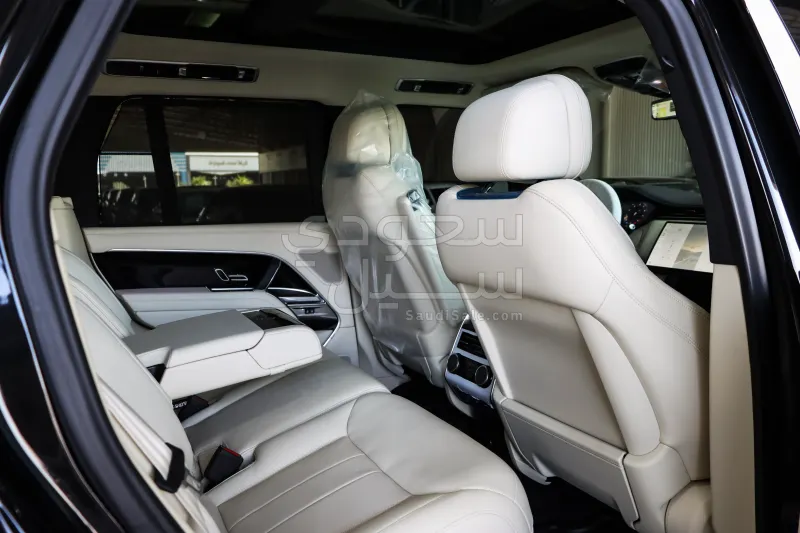 2025 Land Rover Range Rover Vogue SE