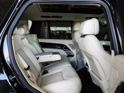 2025 Land Rover Range Rover Vogue SE