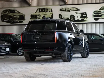 2025 Land Rover Range Rover Vogue SE