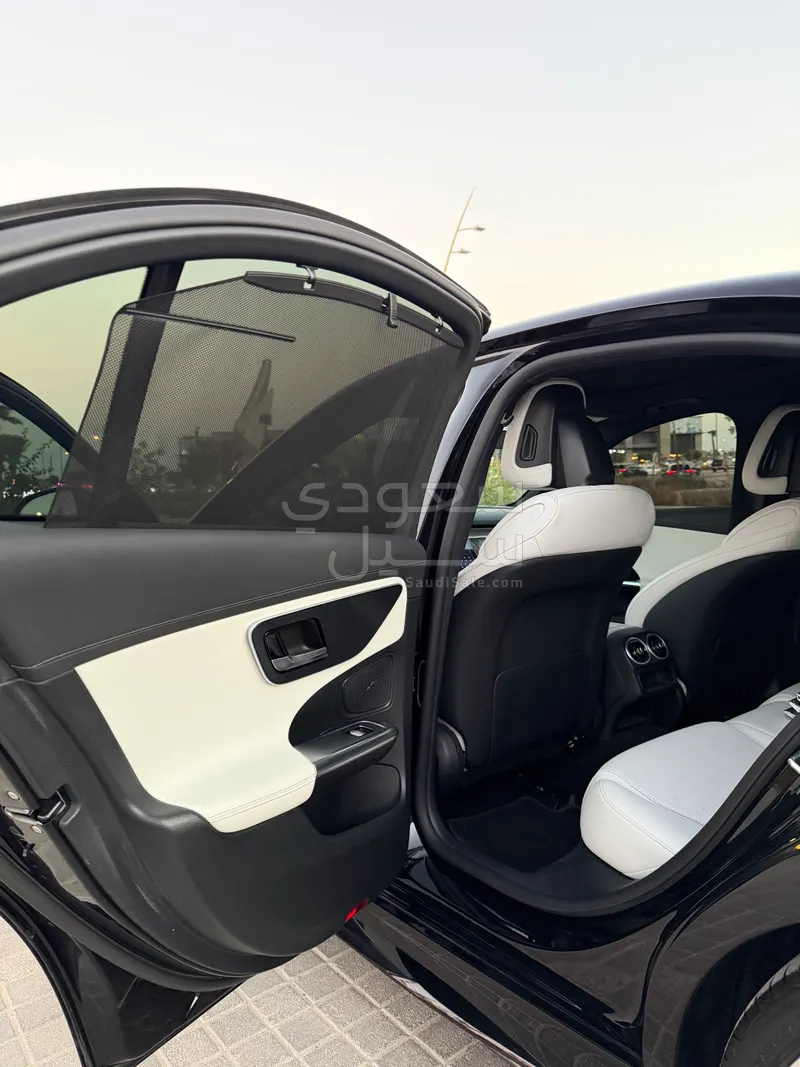 2023 مرسيدس - بنز سي 200 أي إم جي