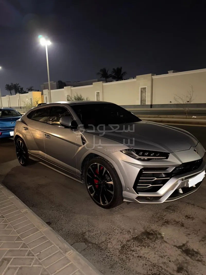 2020 لمبرجيني اوروس