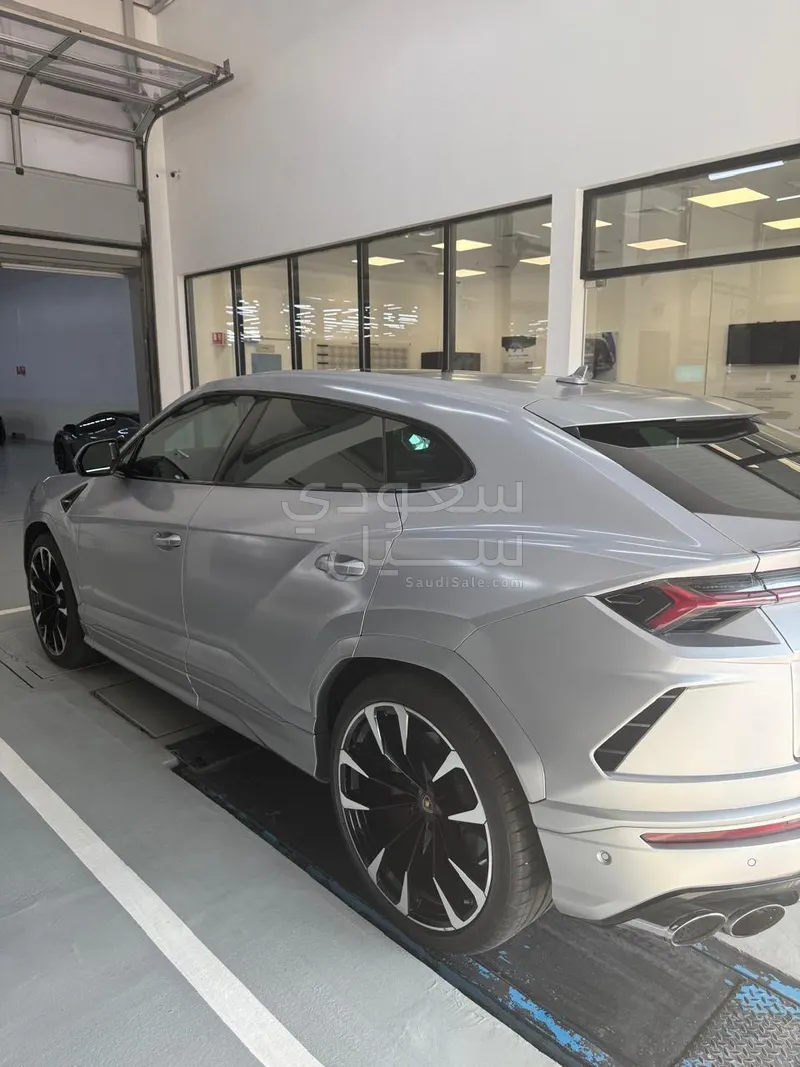 2020 لمبرجيني اوروس
