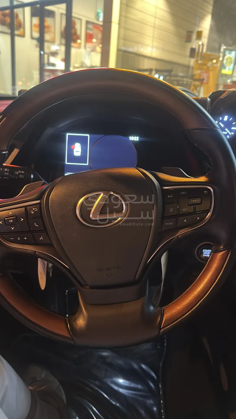 2023 لكزس جي إس 350