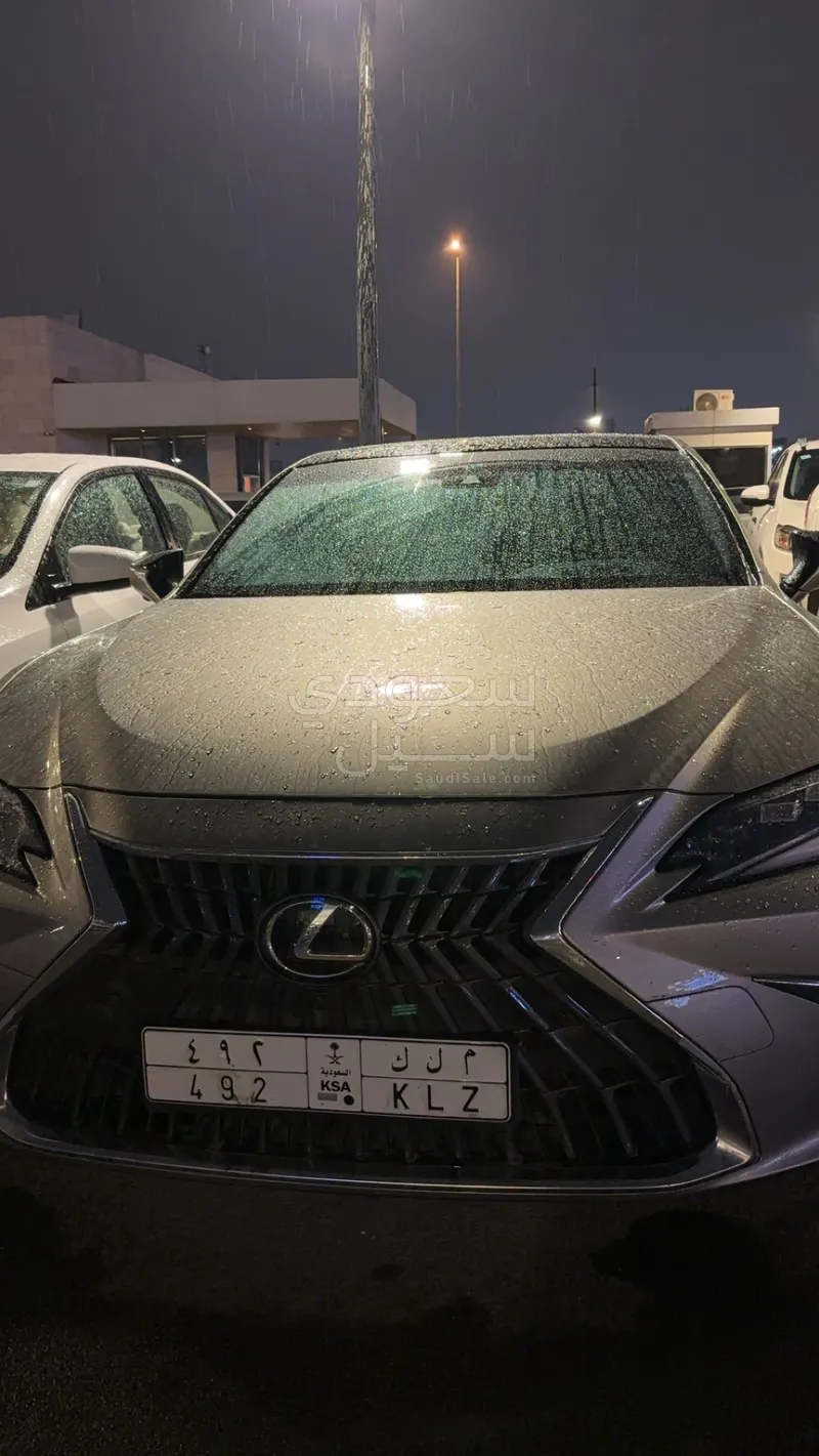2023 لكزس جي إس 350