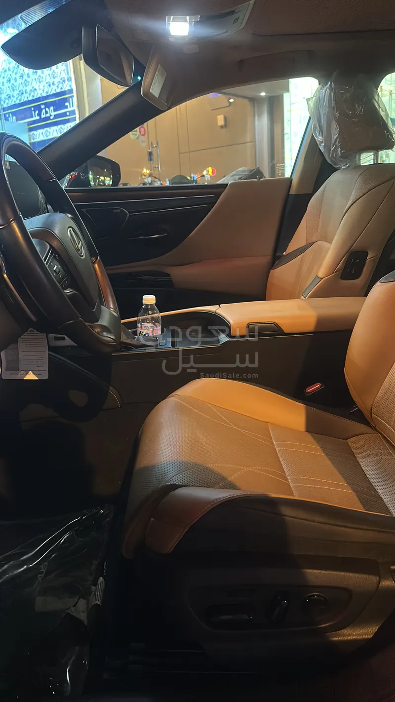 2023 لكزس جي إس 350