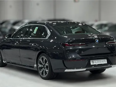 2026 بي ام دبليو الفئة السابعة 735أي
