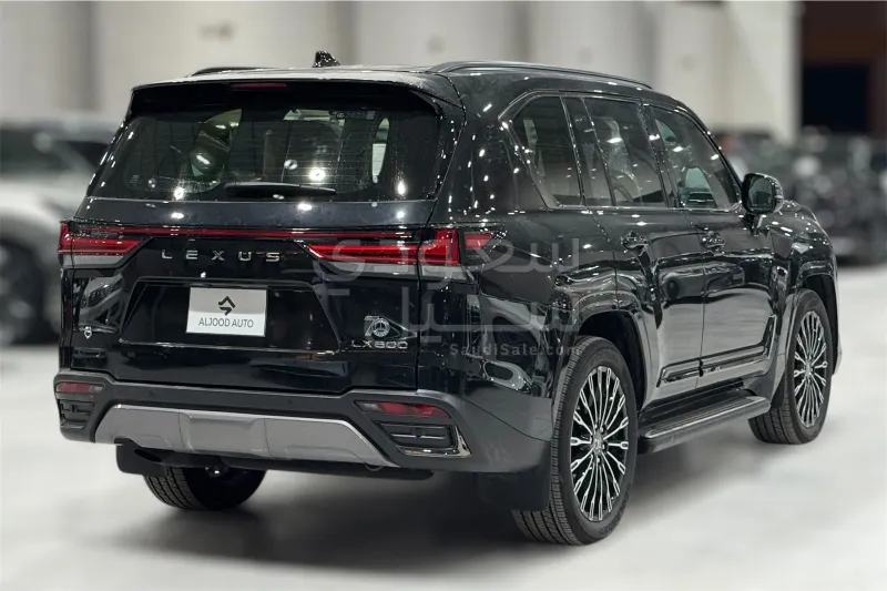 2025 لكزس إل إكس 600 vip بلاك بكج