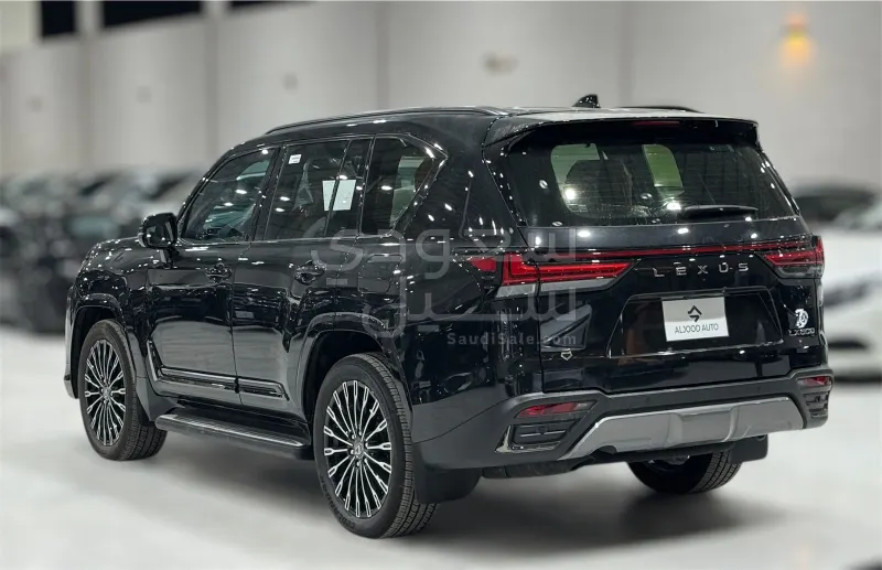 2025 لكزس إل إكس 600 vip بلاك بكج