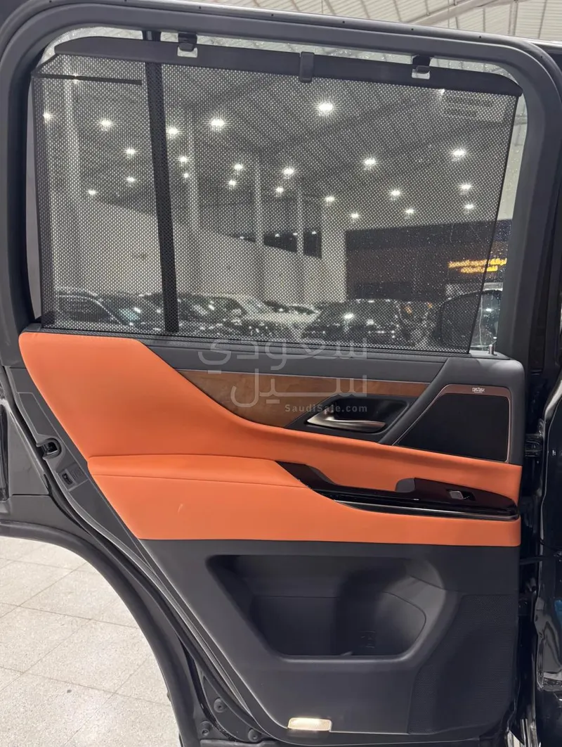 2025 لكزس إل إكس 600 vip بلاك بكج