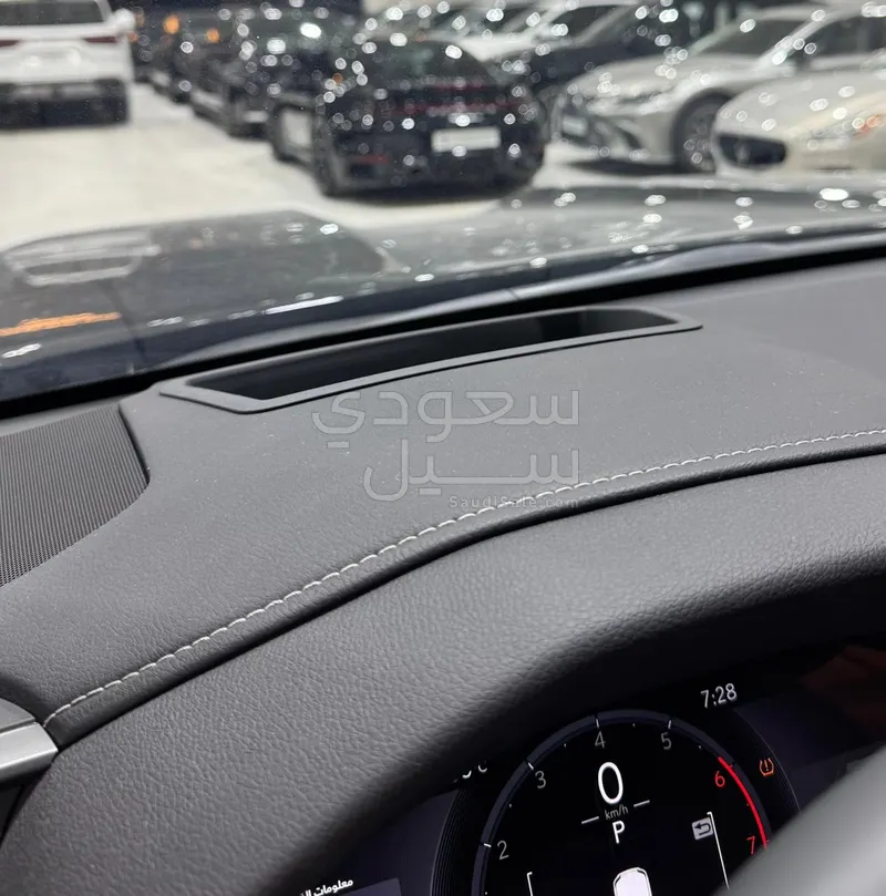 2025 لكزس إل إكس 600 vip بلاك بكج