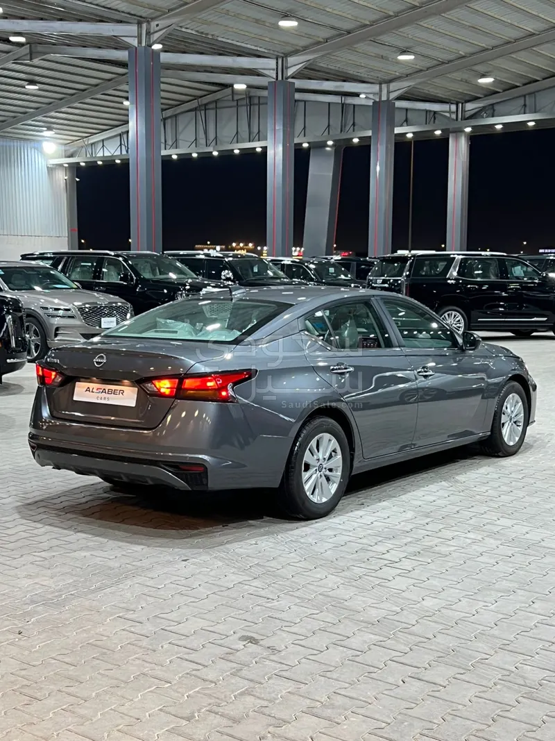 2025 Nissan Altima