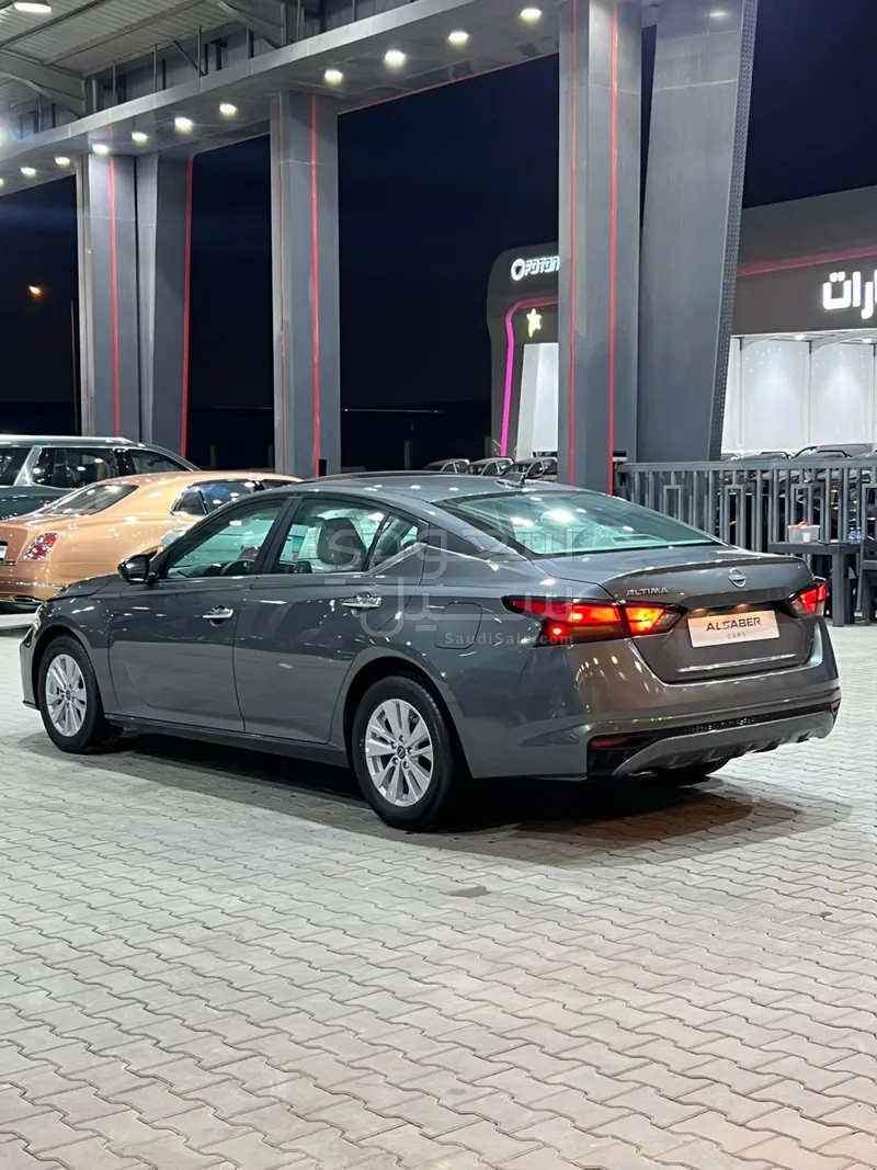 2025 Nissan Altima