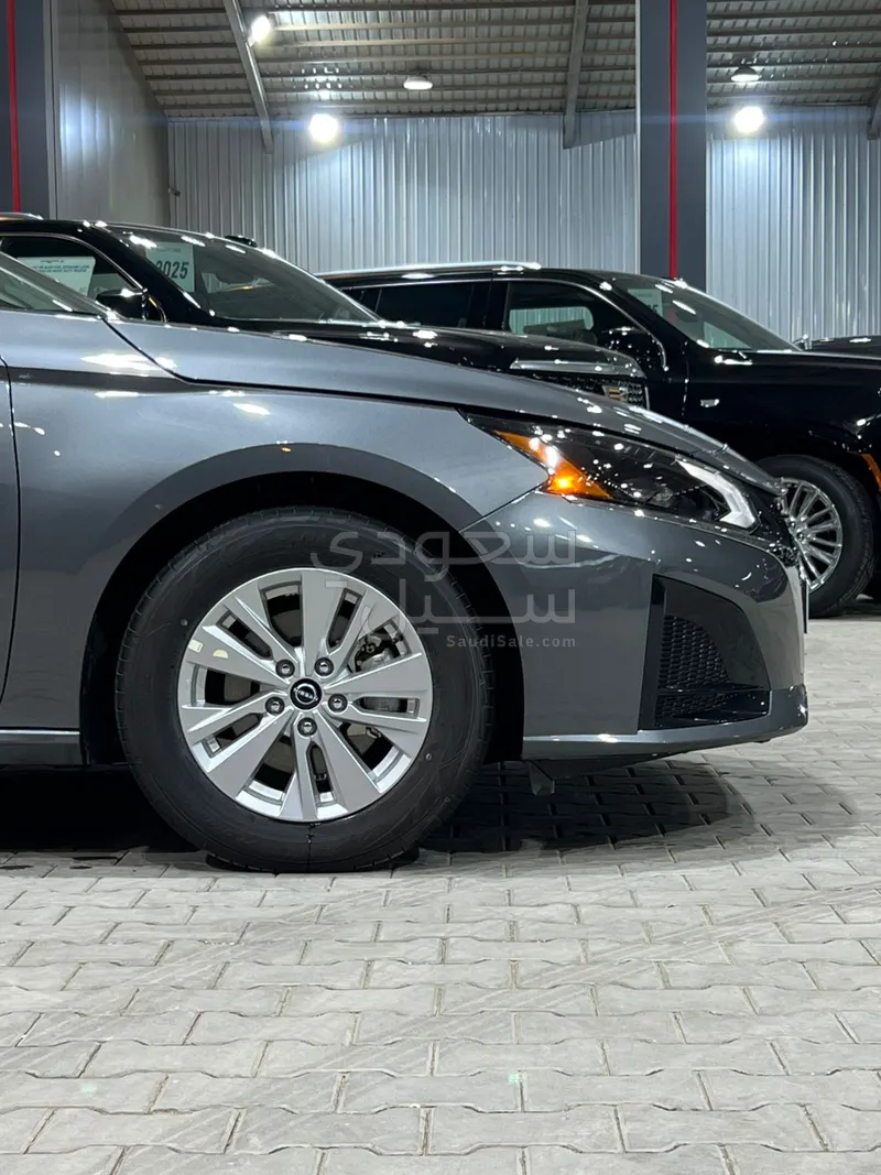 2025 Nissan Altima