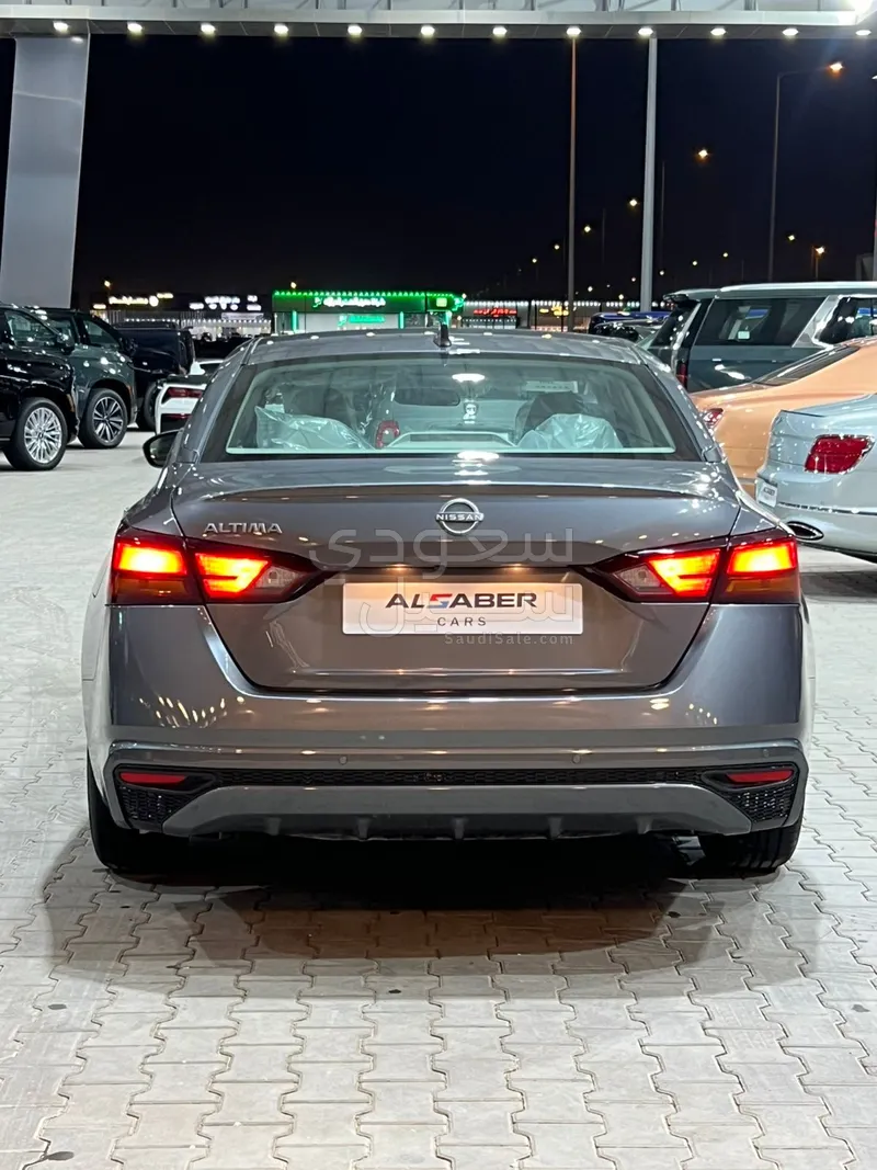 2025 Nissan Altima