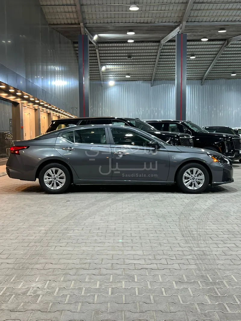 2025 Nissan Altima