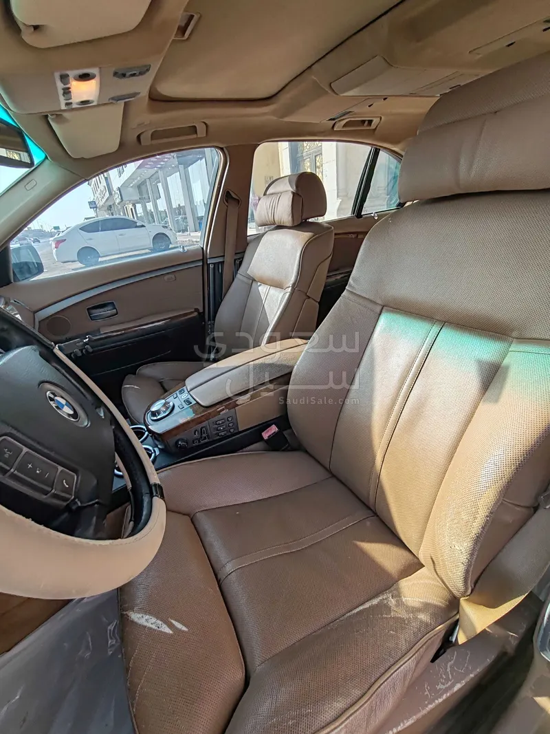 2005 بي ام دبليو الفئة السابعة 745 إل أي