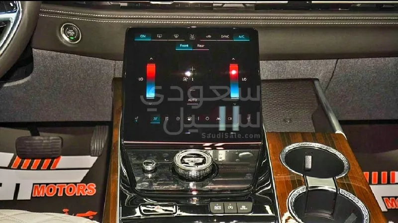 2025 كاديلاك اسكاليد بلاتينيوم