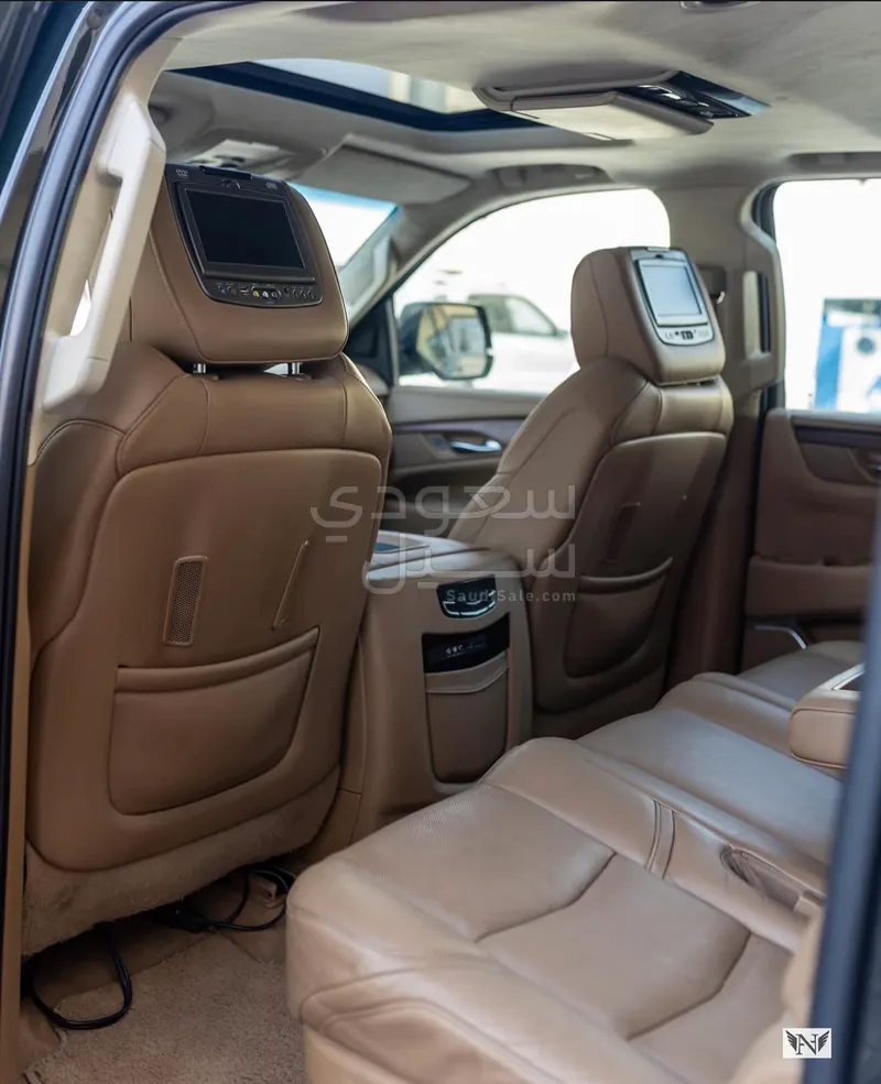 2016 Cadillac Escalade Platinum