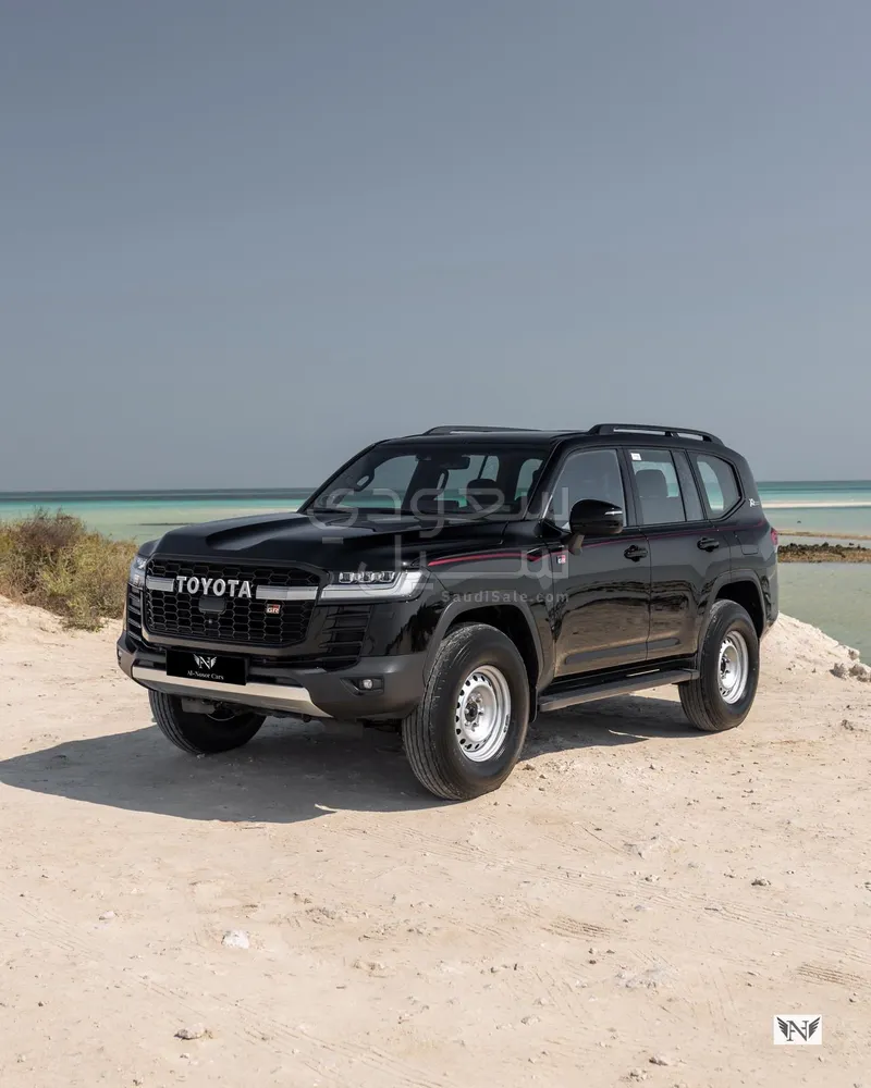 2022 Toyota Land Cruiser GR sport