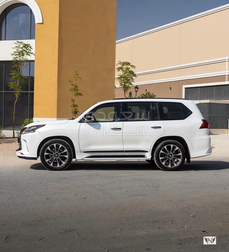 2018 Lexus LX 570 S