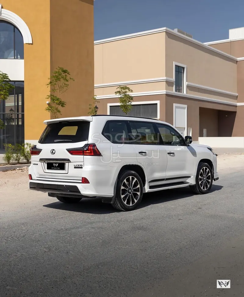 2018 Lexus LX 570 S